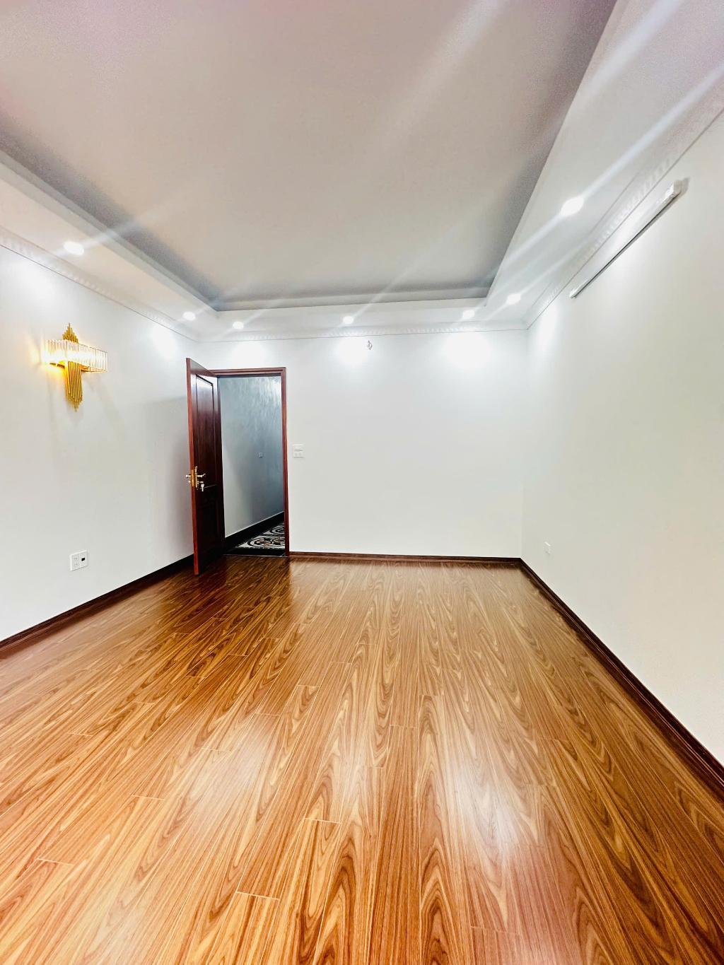 BÁN NHÀ MỚI 51M2 - 5T MỚI - THANG MÁY - QUAN HOA - CẦU GIẤY - HAI THOÁNG 12.8 TỶ